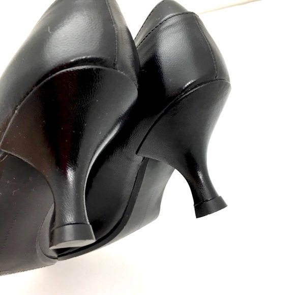 STUART Weitzman Patent Leather Pointed toe Low Heel Pumps In Black - Picture 7 of 8